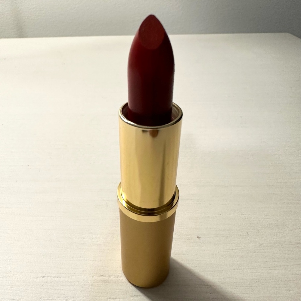 Mary Kay Satin Matte Lipstick - Kiss Kiss Crimson (4201)
